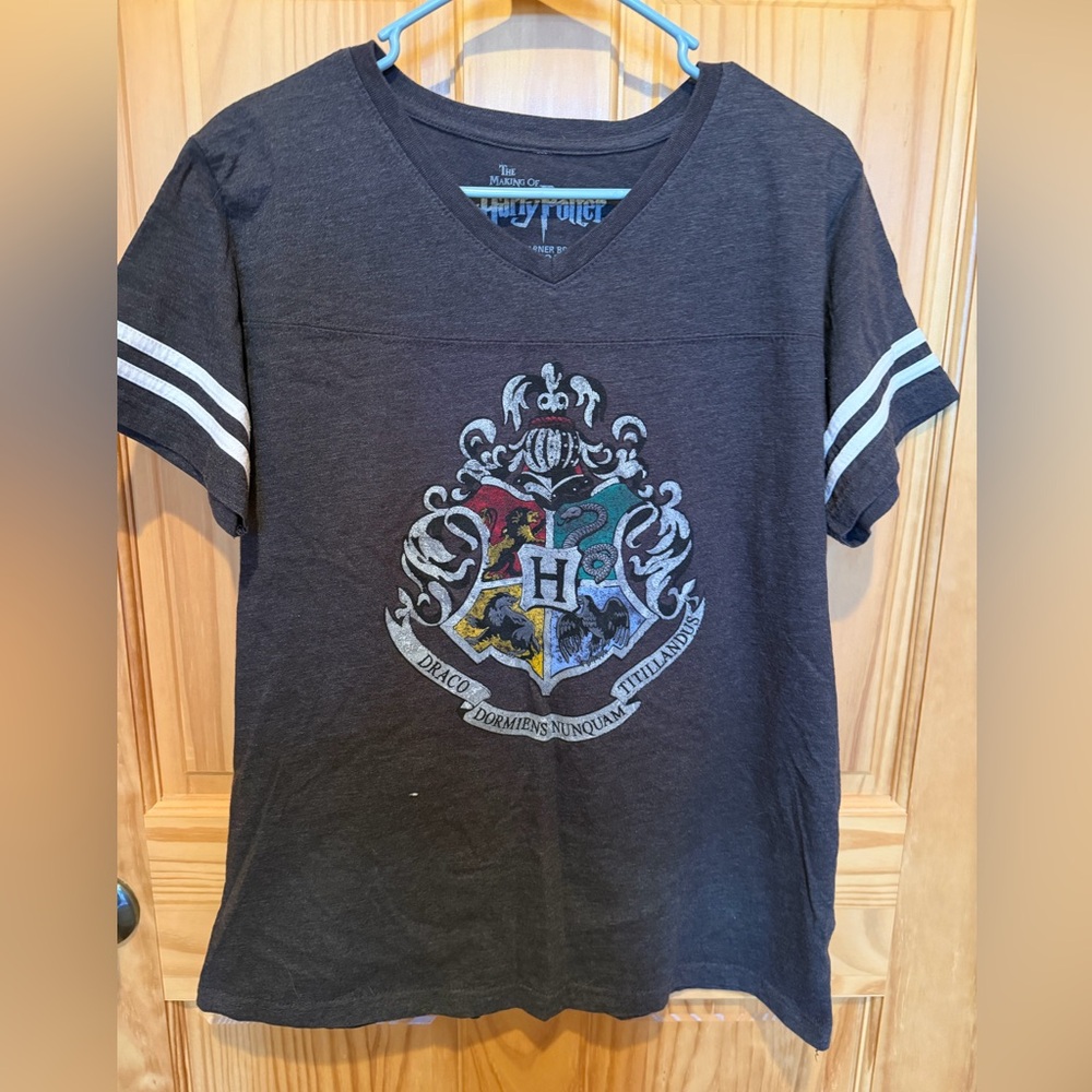Harry Potter Women's  Hogwarts Crest Tee